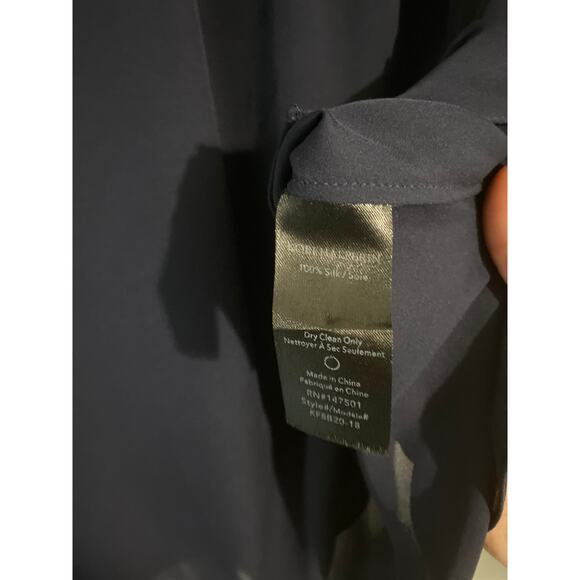 Kobi Halperin blouse women’s size M navy blue 100% silk smocked luxury career - Picture 4 of 4